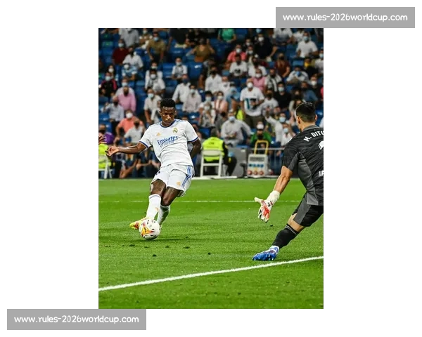 维尼修斯首秀灾难级表现！1.7 亿水货引众怒，球迷：对面边锋值 10 亿 +